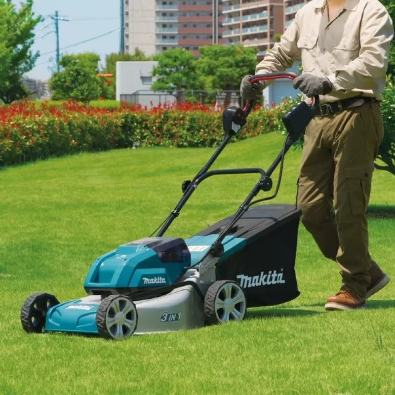 Makita DLM460Z kosačka na trávu batéria čierna, modrá