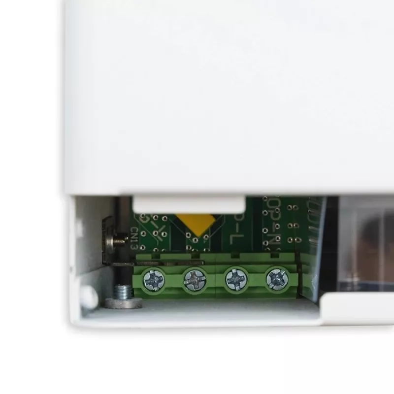 Off-grid solárny invertor QOLTEC 3500W model 53864 pre samostatné fotovoltaické systémy
