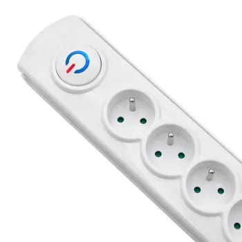 Prepäťová ochrana Qoltec 50293 biela 8 AC zásuviek 230 V