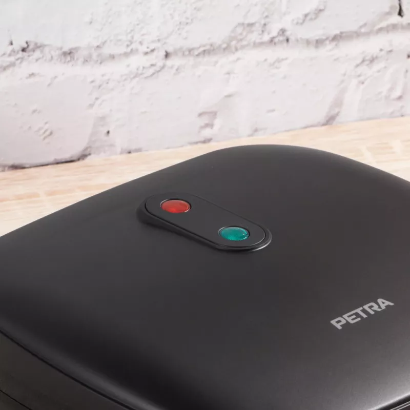 Elektrický gril Petra PT4366MBLKVDE čierny s nepriľnavým povrchom a nastaviteľnou teplotou