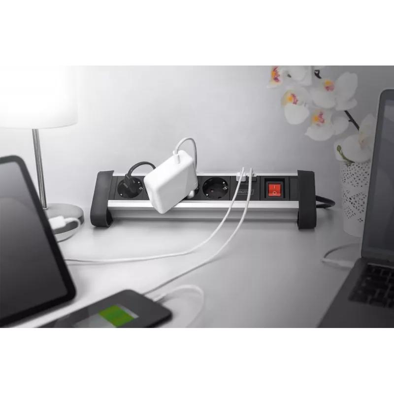 Predlžovacia zásuvková lišta Digitus DA-70614 s 2x USB portami