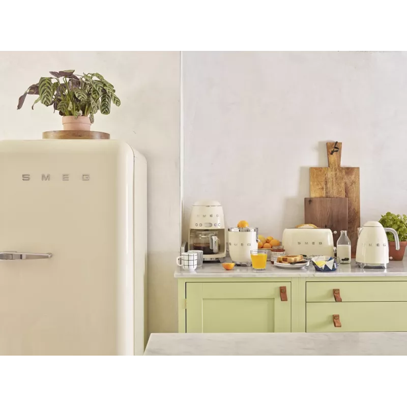 Rýchlovarná kanvica Smeg 1.7L 2400W Cream