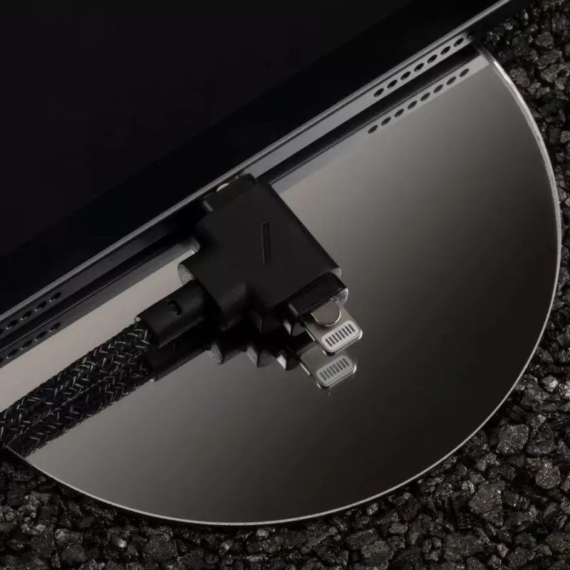 Nabíjací a dátový kábel native union Belt kábel Duo Pro USB-C na USB-C a Lightning čierny