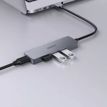 USB hub Aukey CB-H36 — 4-port USB 3.2 Gen 1 Type-A, host USB 2.0, 5000 Mbit/s, hliník strieborná