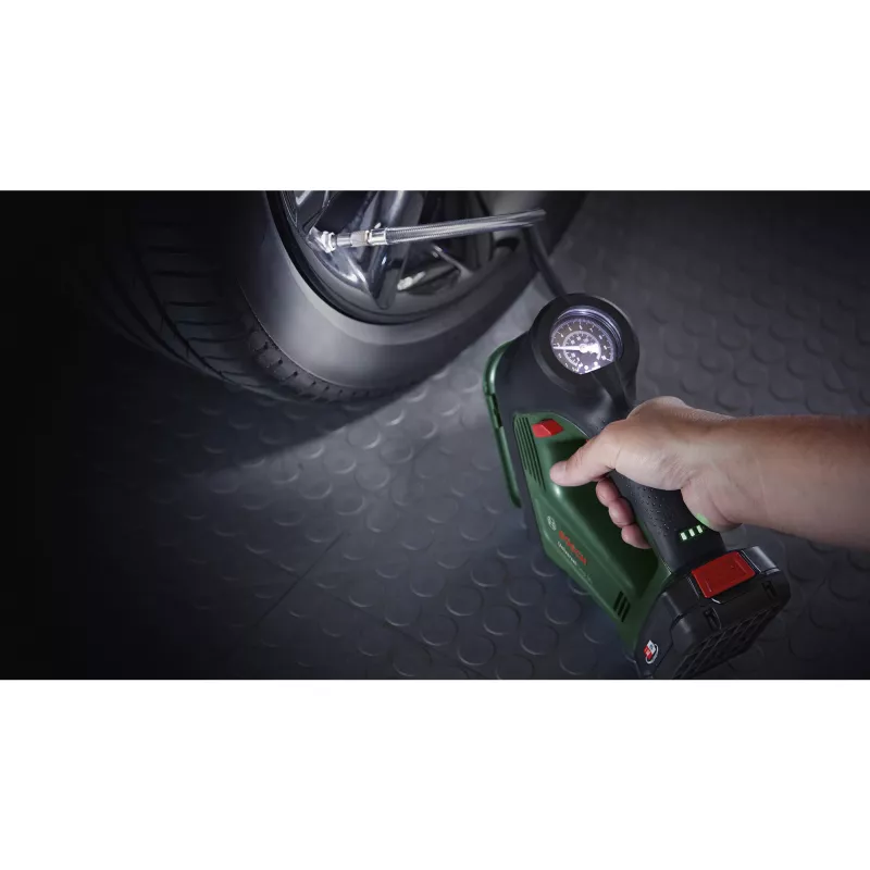 Elektrická pumpa Bosch Universal Pump 18V — 10,3 bar, 30 l/min, Li‑Ion batéria