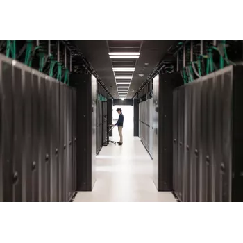 HPE - Aruba 6200M 36G 12SR5 Class6 PoE 4SFP+ switch - switch - max. vzdialenosť stohovania 10 km - L3 - managed - 36 x 10/100/1000 (4PPoE) + 12 x 1/2.5/5GBase-T (4PPoE) + 4 x 1 Gigabit