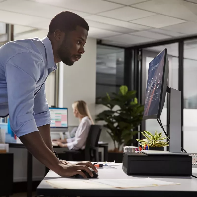 HP Pro 400 G9 SFF stolový počítač 9H7N1ET, Intel Core i7-14700, 16 GB DDR5, 1 TB SSD, Intel UHD 770, Windows 11 Pro, čierny
