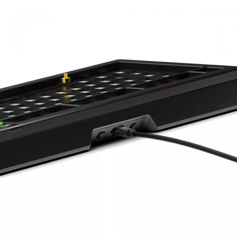 Mechanická klávesnica GLORIOUS GMMK 3 PRO Barebones 75% formát USB RGB LED čierna