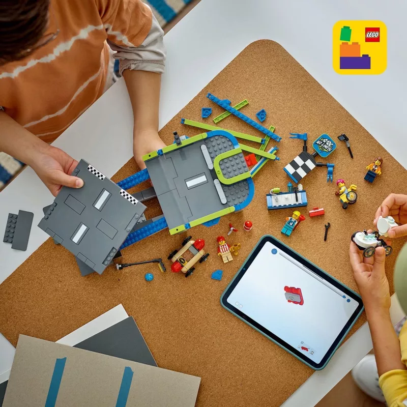 LEGO CITY 60460 No Limits: Nákladný automobil s rampou pre pretekárske auto