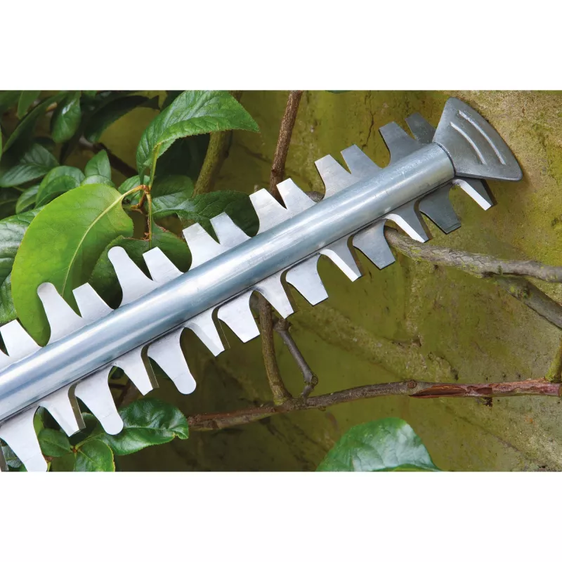Elektrické nožnice na živý plot Bosch EasyHedgeCut 18-45 — 45 cm dvojitý nôž, 18 V batéria, 2.3 kg
