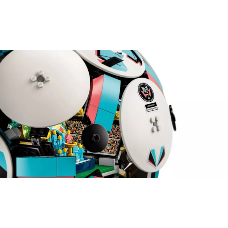 LEGO EDITIONS 43019 Futbal
