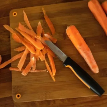Škrabací nôž Fiskars Functional Form 1057544