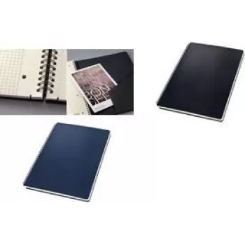 Pevný zápisník Sigel Conceptum A4 štvorcový tmavomodrý CO824 — A4 štvorcový layout strán, tmavomodrý obal