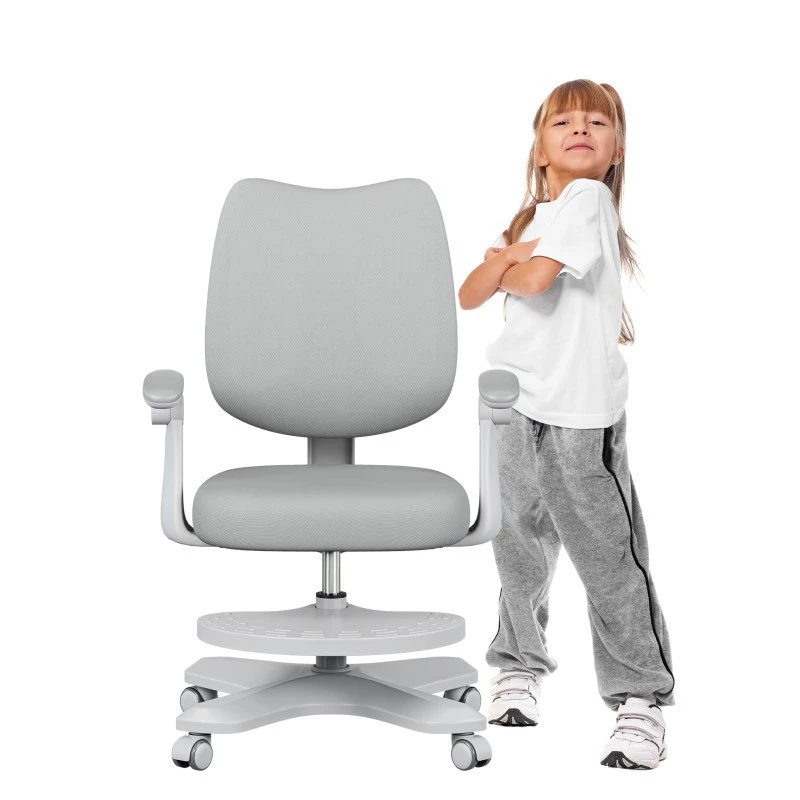 Kancelárska otočná stolička mark adler Junior 4.6 sivá — kompaktná ergonomická pracovná stolička