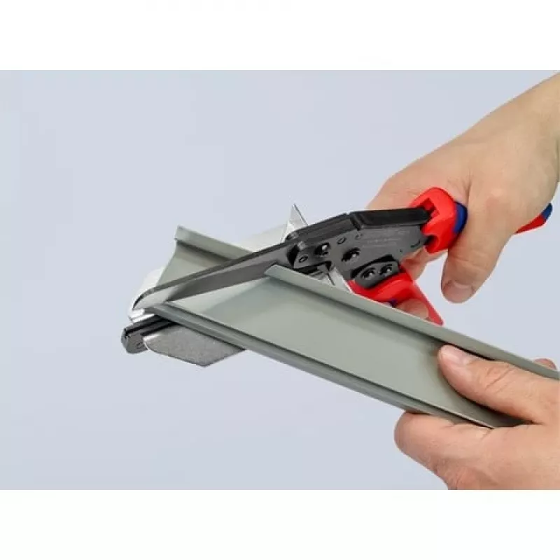 Knipex 95 02 21 kliešte