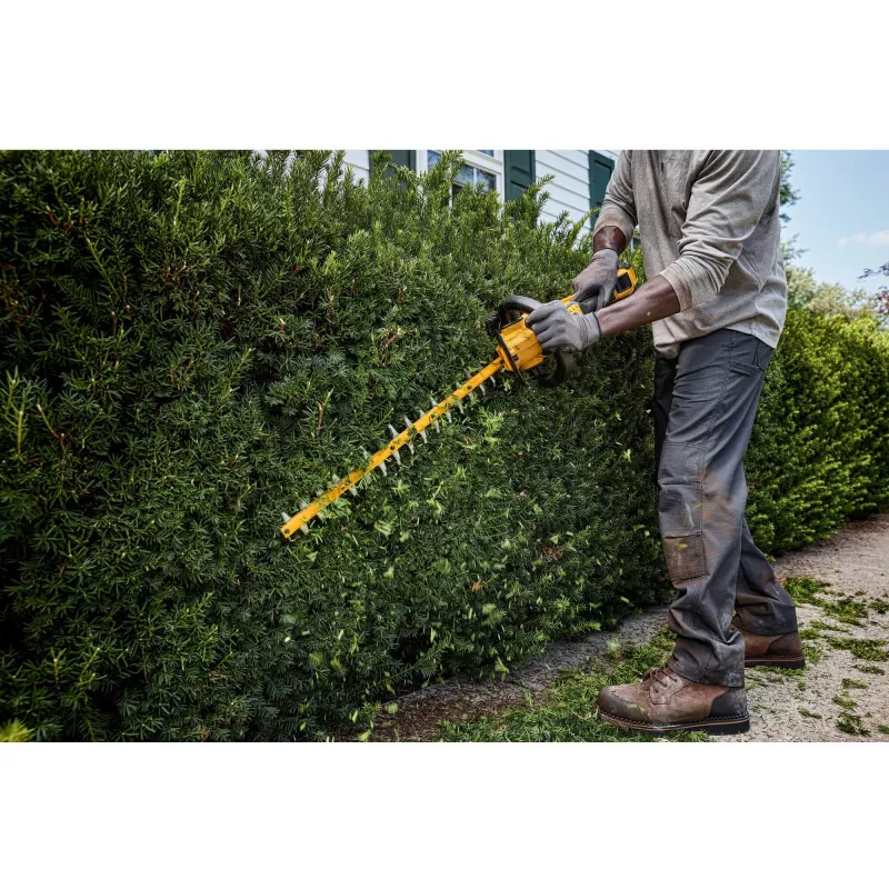 DeWALT DCMHT573X1-QW elektrické nožnice na živý plot dvojitý nôž 4,1 kg