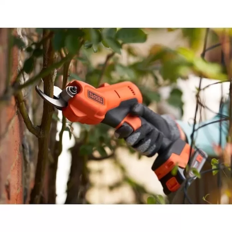 Black & Decker akumulátorové záhradné nožnice 18V/2.0Ah BCPP18D1 Power shear