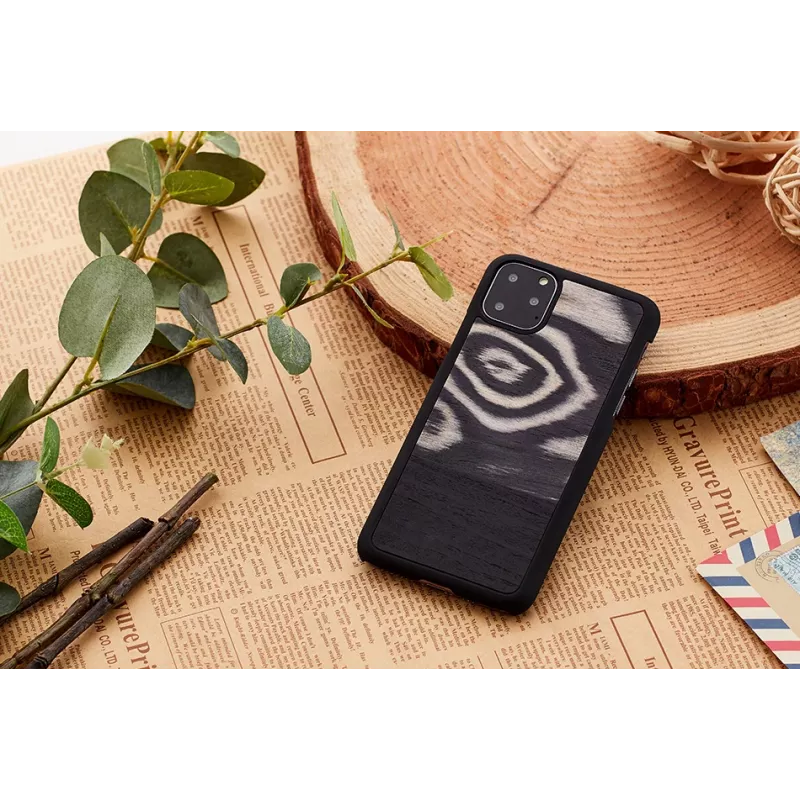 Puzdro na smartphone man and wood pre iPhone 11 Pro – leopard čierne ochranné puzdro