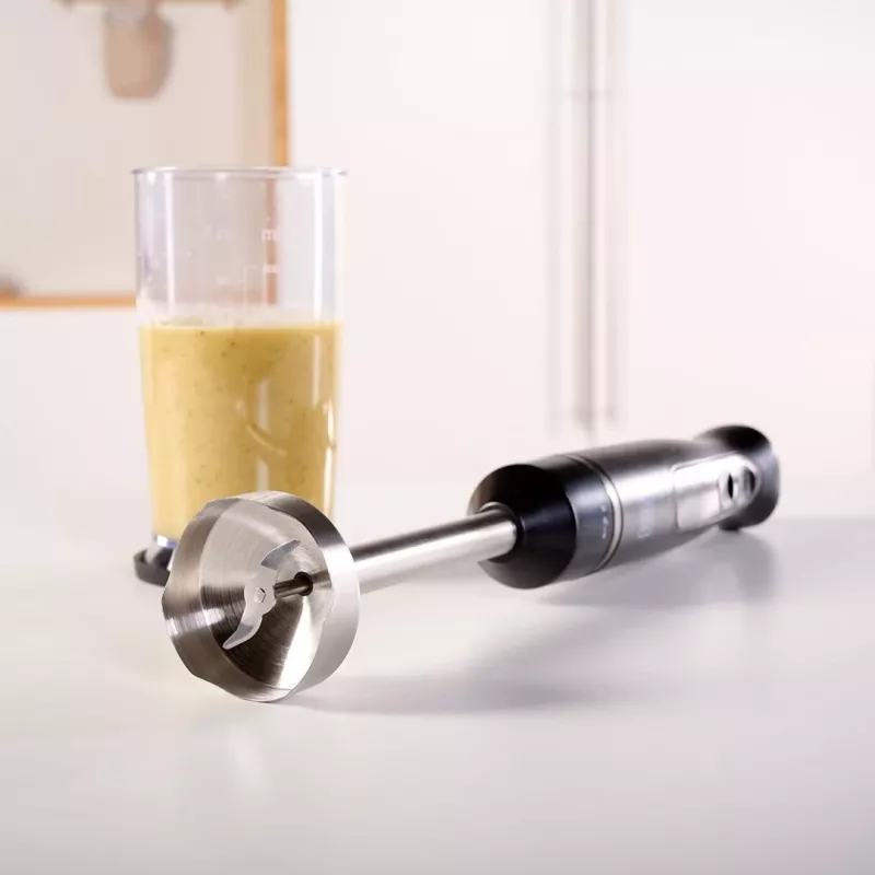 Tyčový mixér Black+Decker BXHBA800E (800W; čierny)