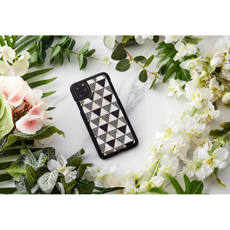 Puzdro na smartfón iKins pre iPhone 11 Pro Max, čierny pyramídový dizajn, ochranné pevné puzdro