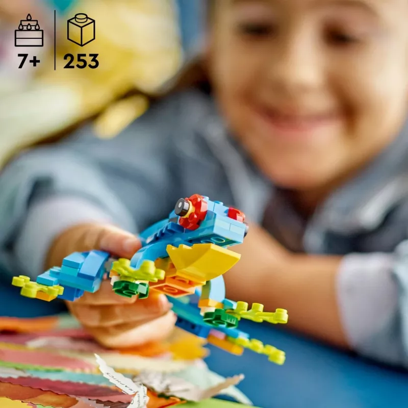 LEGO stavebnica Exotický papagáj 31136 — Creator display model, 253 dielov, 220×120×110 mm