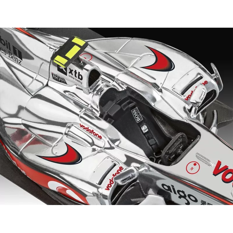 REVELL plastový model McLaren Mercedes MP4-25 Lewis Hamilton — mierka 1:24