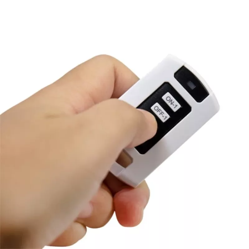 LogiLink LPS402 rozbočovač napájania 1,5 m 5 AC zásuviek pre interiér biely