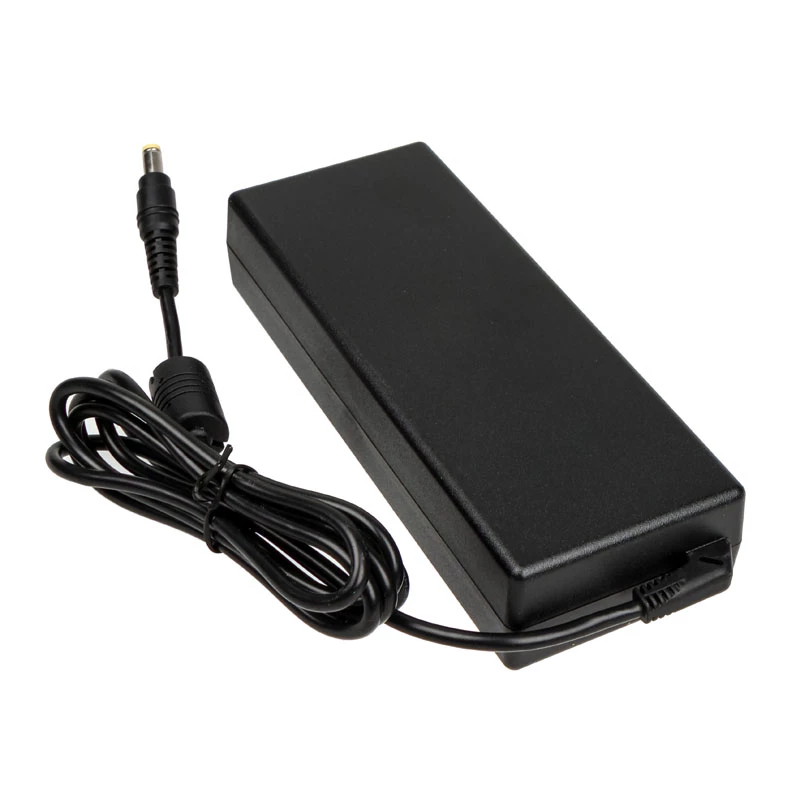 Akasa AK-PD080-02MEU – pre interiér – 100–240 V – 50/60 Hz – 84 W – 12 V – 7 A