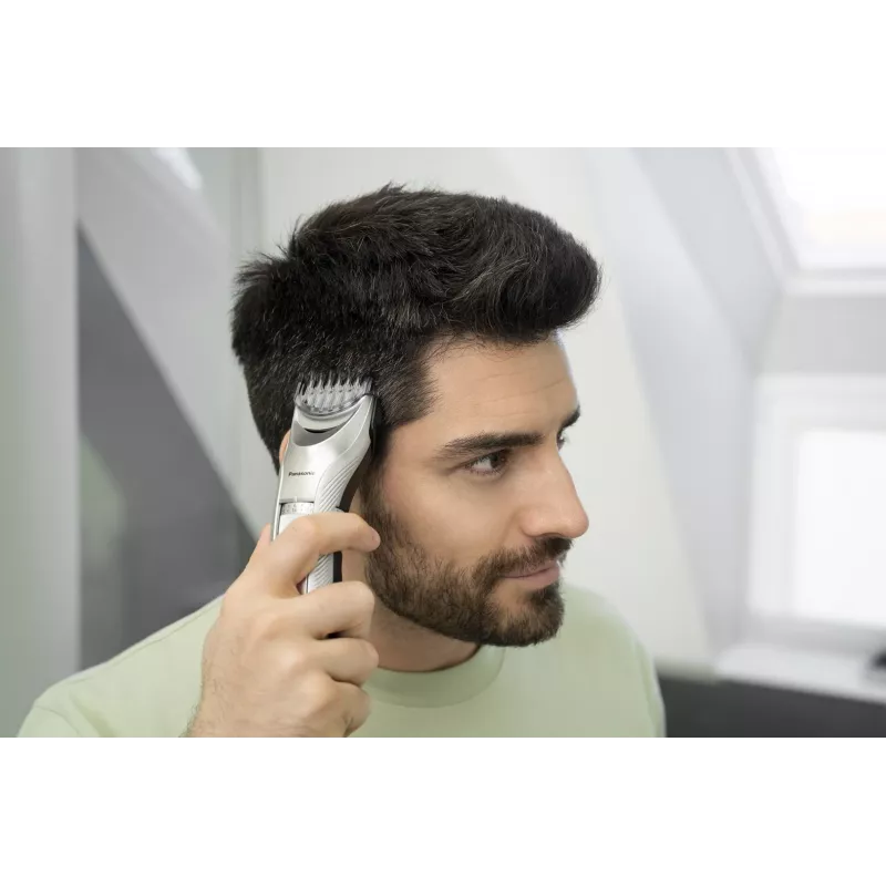 Strihač vlasov Panasonic ER-GC71 strieborný
