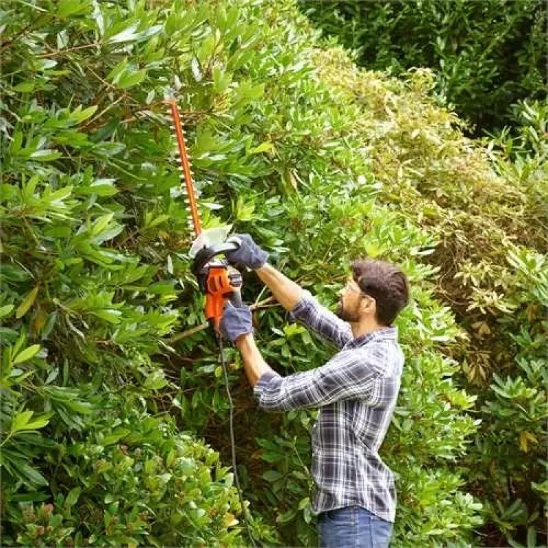 Nožnice na živý plot Black & Decker BEHTS401