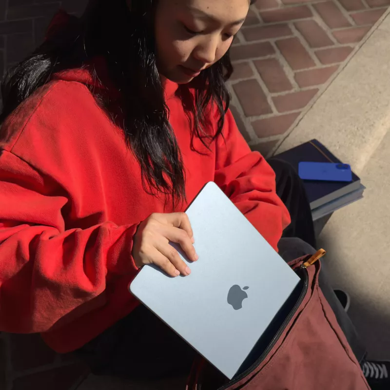 Apple MacBook Air 13 (2025), 24 GB, 512 GB, M4 (10-CPU/10-GPU), Midnight, 35W Dual USB-C napájací zdroj, nemčina, MC6C4D/A