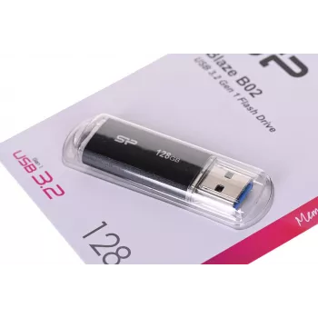 USB kľúč Silicon Power 128 GB USB Type-A 3.2 Gen 1 Blaze B02, plastové viečko, krúžok na kľúče, čierna