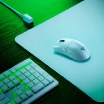 Herná myš a podložka pod myš set Razer Viper V3 Pro + Gigantus M — biela