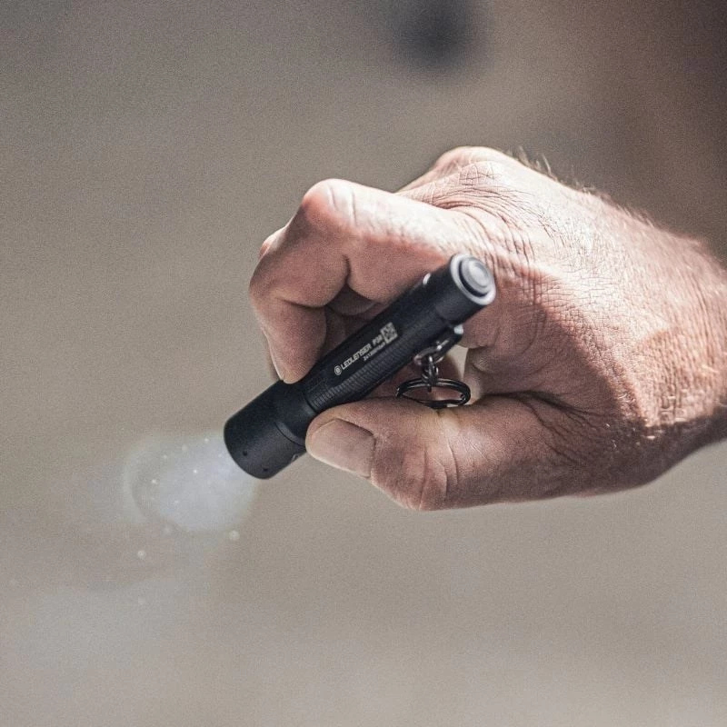 Baterka Ledlenser P3R čierna — nabíjateľná kompaktná LED kľúčenka