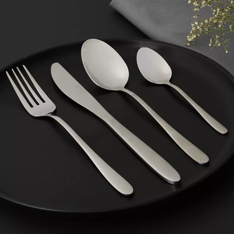 Sada príborov Russell Hobbs RH01519EU7 16-dielna geometrický dizajn, nehrdzavejúca oceľ
