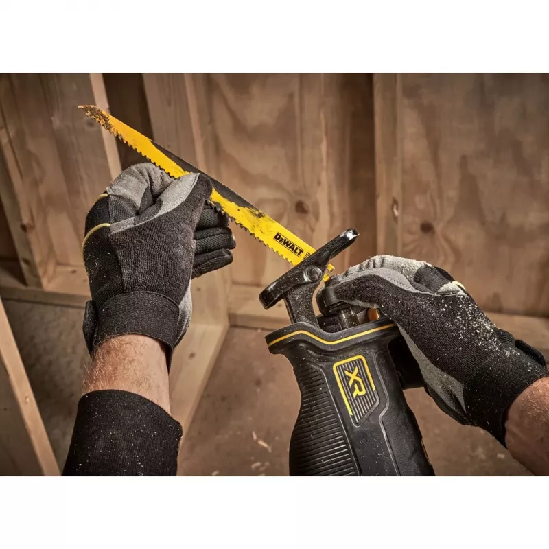 DeWALT DCS382N-XJ šabľová píla