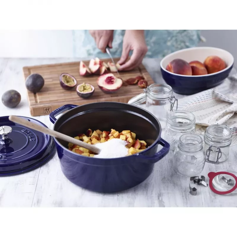 Staub 24 cm okrúhly liatinový kastról tmavomodrý