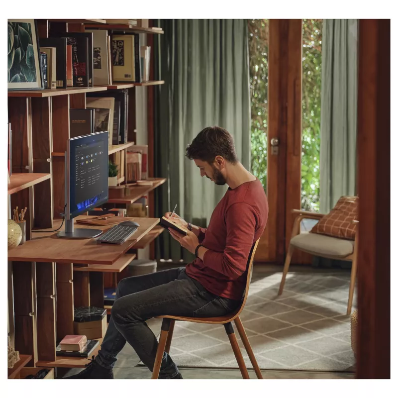HP OmniStudio X 27-cs1077ng 27-palcový dotykový All-in-One PC FHD, Intel Core Ultra 7 256V, 16 GB RAM, 1 TB SSD
