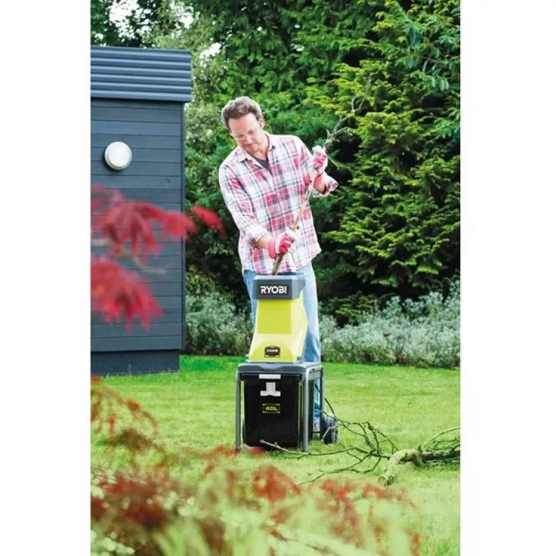 Ryobi RSH2545B záhradný drvič 2500 W 40 L nôž