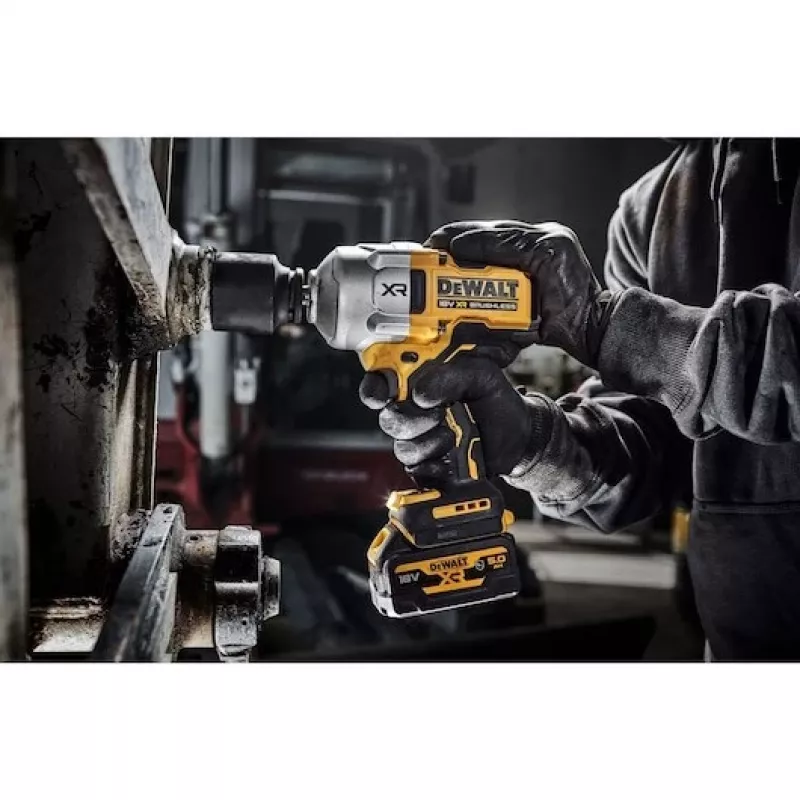 Rázový uťahovák DeWALT DCF961NT-XJ, 1200 RPM, 2372 N⋅m
