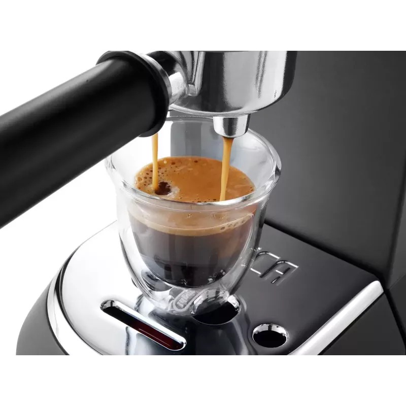De’Longhi Dedica Style EC 685.BK poloautomatický espresovač 1,1 L