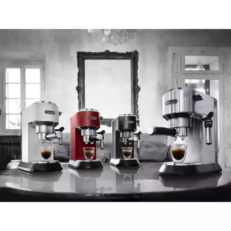 De’Longhi Dedica Style EC 685.BK poloautomatický espresovač 1,1 L