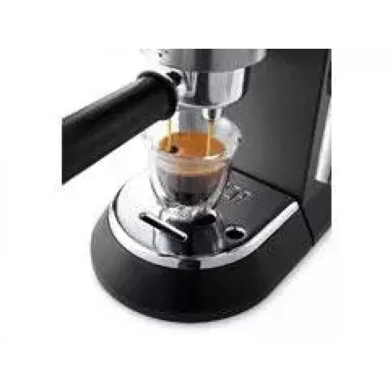 De’Longhi Dedica Style EC 685.BK poloautomatický espresovač 1,1 L