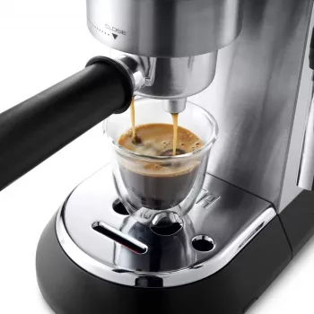 De’Longhi Dedica Style EC685.M poloautomatický kávovar 1,1 l