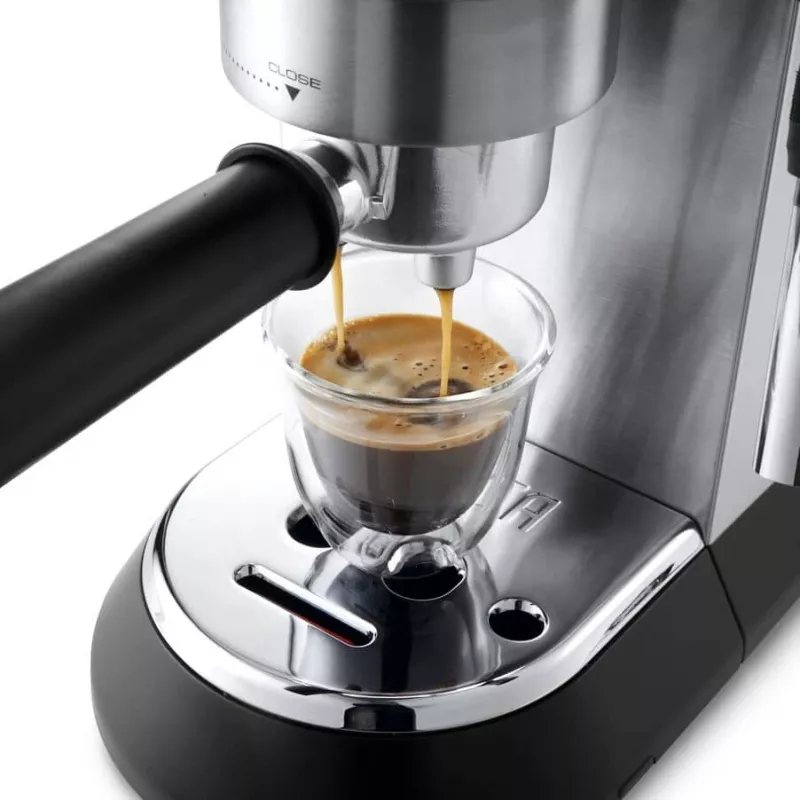 De’Longhi Dedica Style EC685.M poloautomatický kávovar 1,1 l