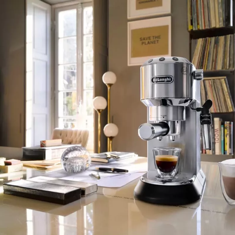De’Longhi Dedica Style EC685.M poloautomatický kávovar 1,1 l
