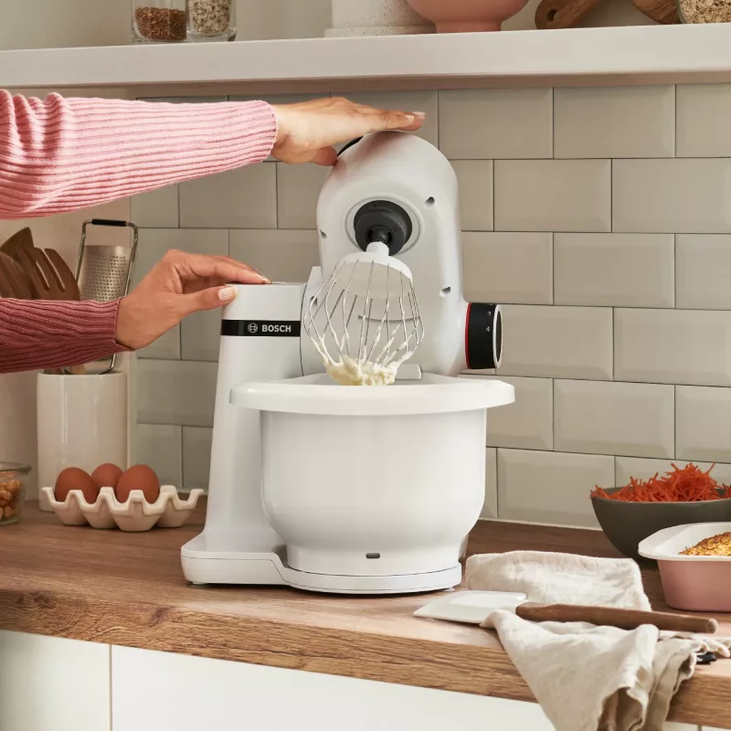 Kuchynský robot Bosch Serie 2 MUMS2AW00 — 700 W, 3,8-L misa, 4 rýchlosti, biela