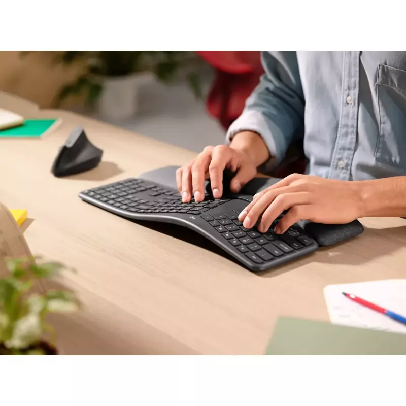 LOGITECH Ergo K860 - bezdrôtová split klávesnica Business Graphite Qwerty Pan Nordic