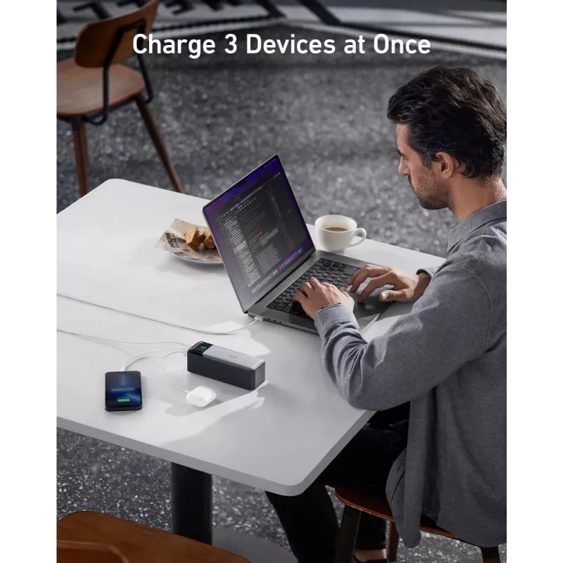 Prenosná nabíjačka Anker 737 (A1289011) – 24000 mAh, 140 W, 2× USB-C + 1× USB-A, strieborná/čierna