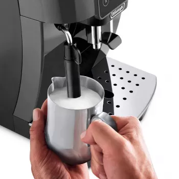 Kávovar DeLonghi Magnifica Start ECAM220.22GB — 1450W, 1,8 l nádržka na vodu, integrovaný mlynček